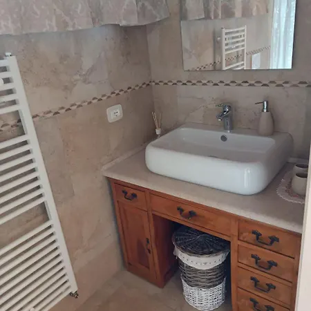 Locazione Turista Cocode לינה וארוחת בוקר Miane